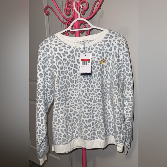 Nike Tops - Women’s Large Nike Fleece Top